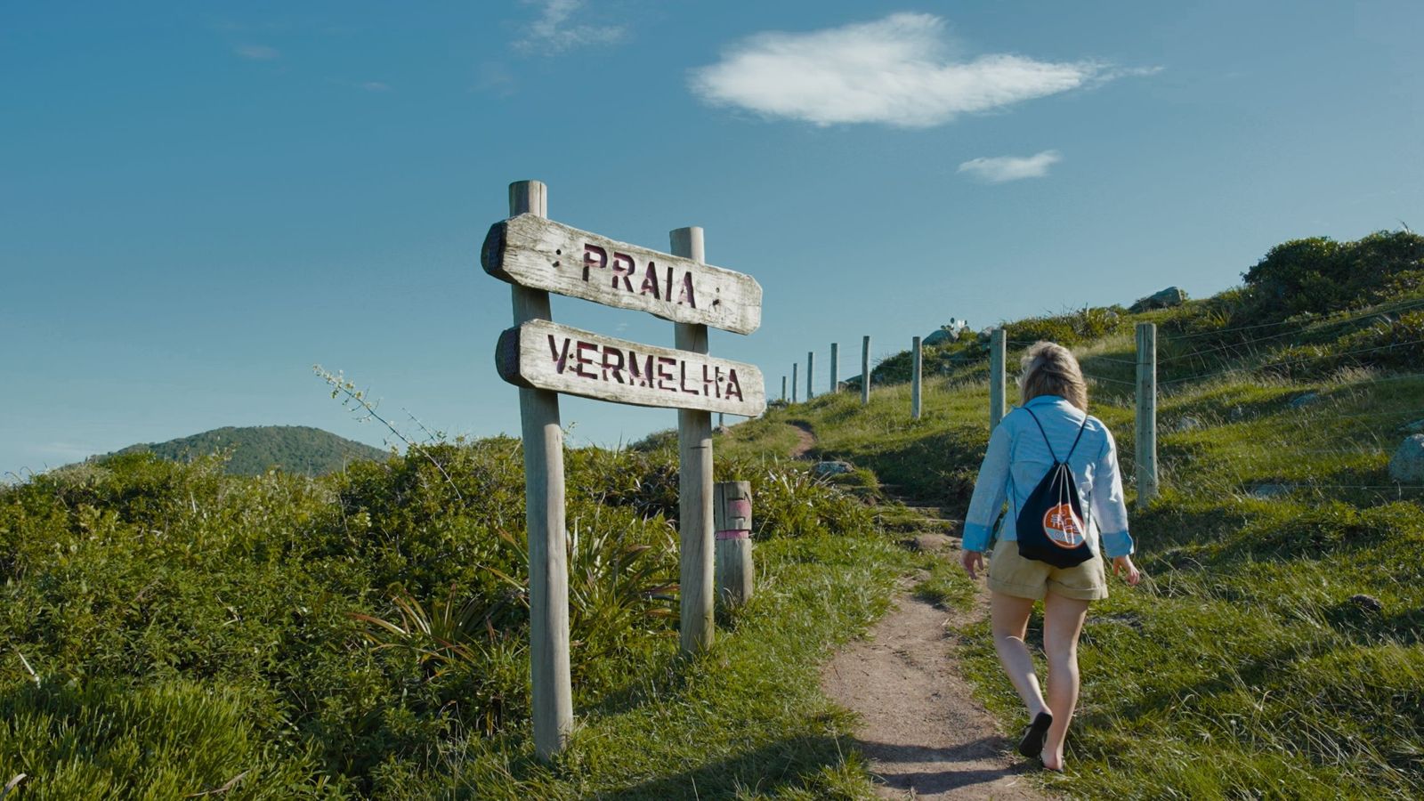 Trilha para a Praia Vermelha