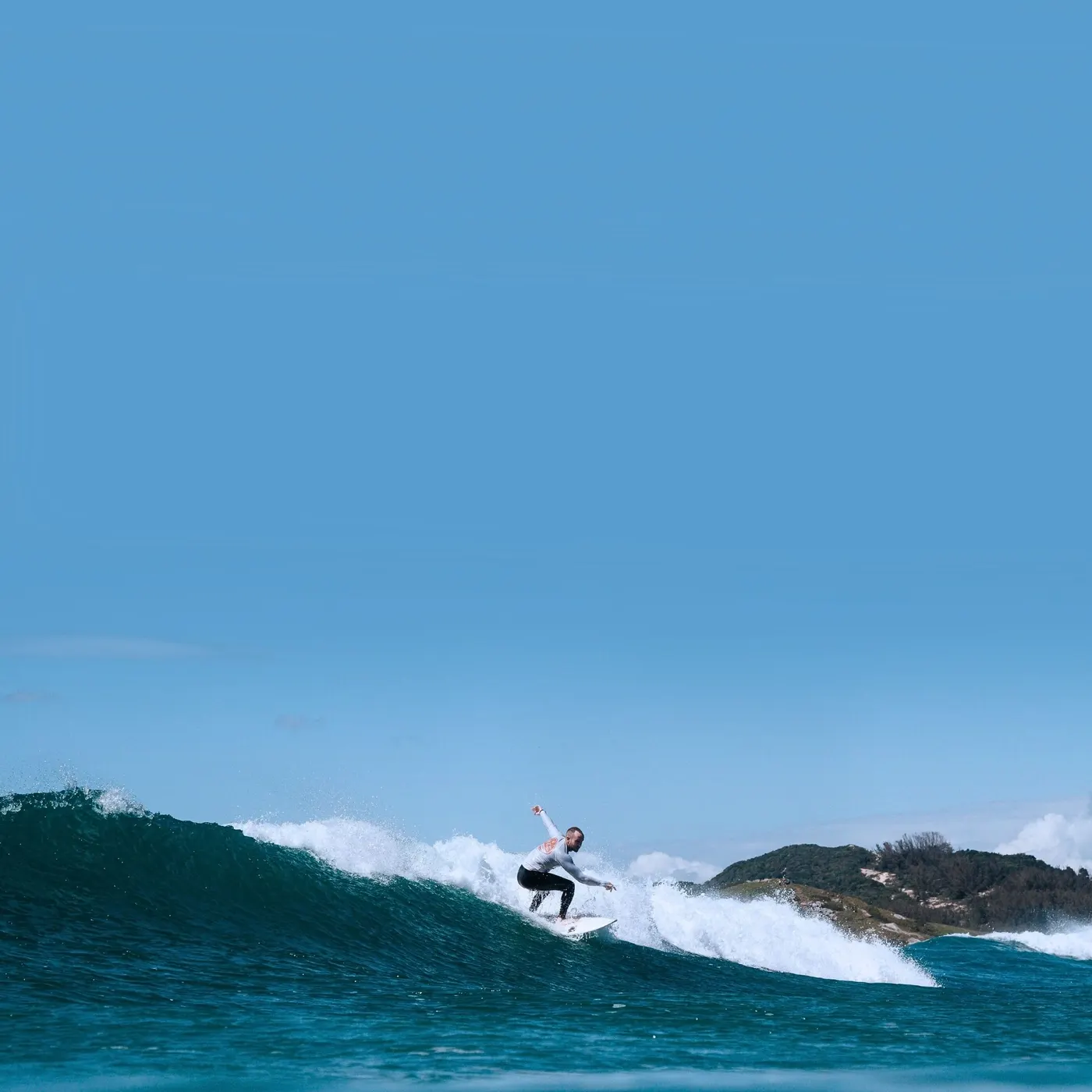 Cliente intermediário surfando