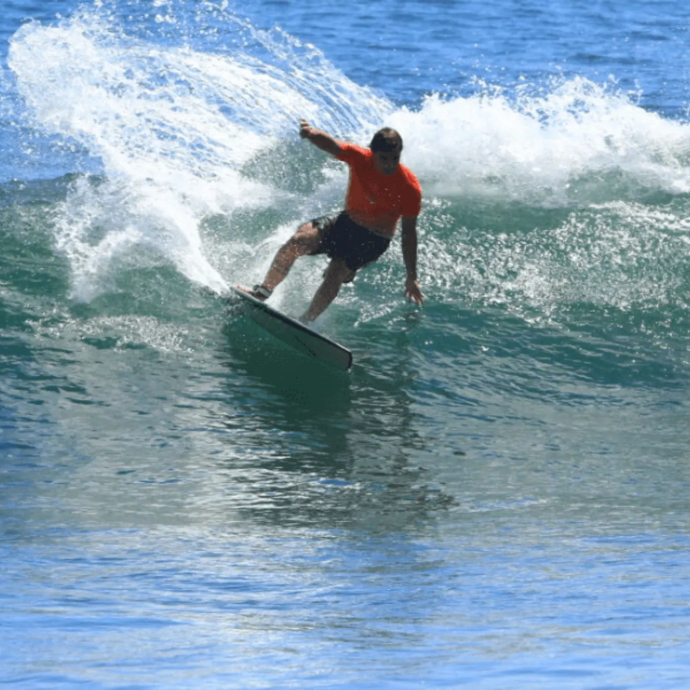 Cliente surfando em El Salvador