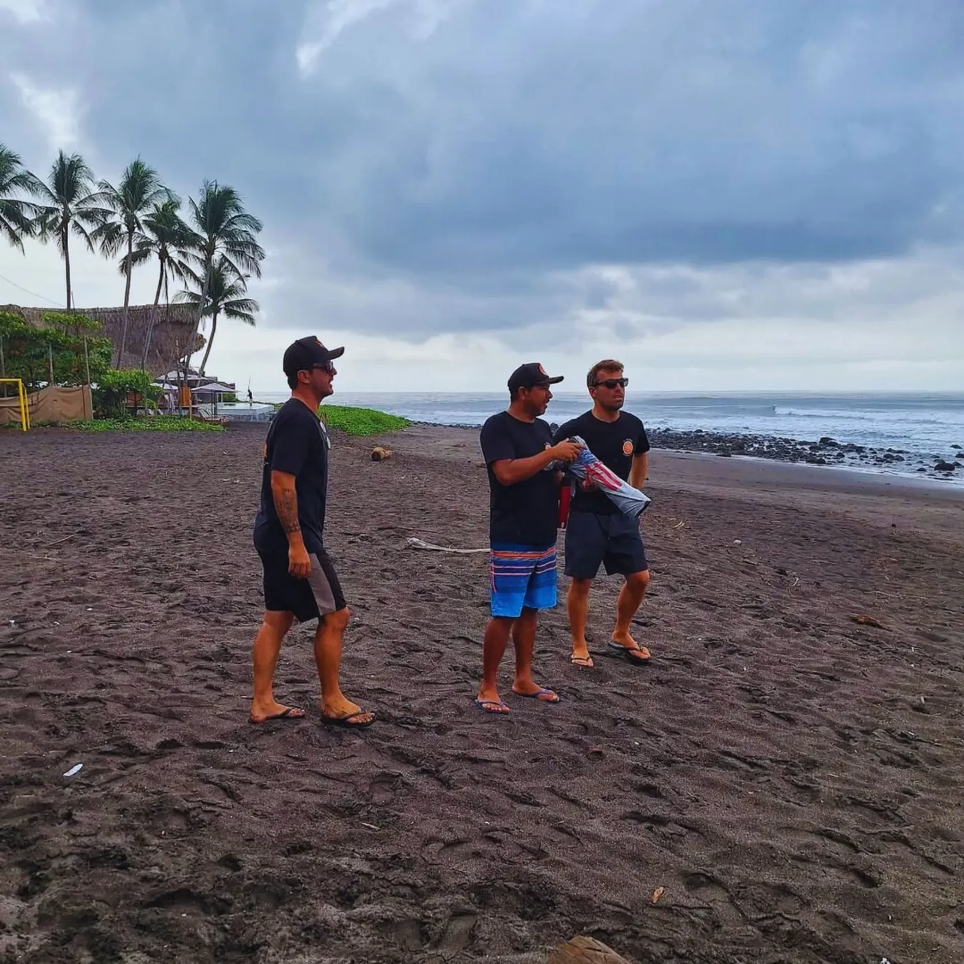 Thales, Gustavo e o guia Samuel em El Salvador