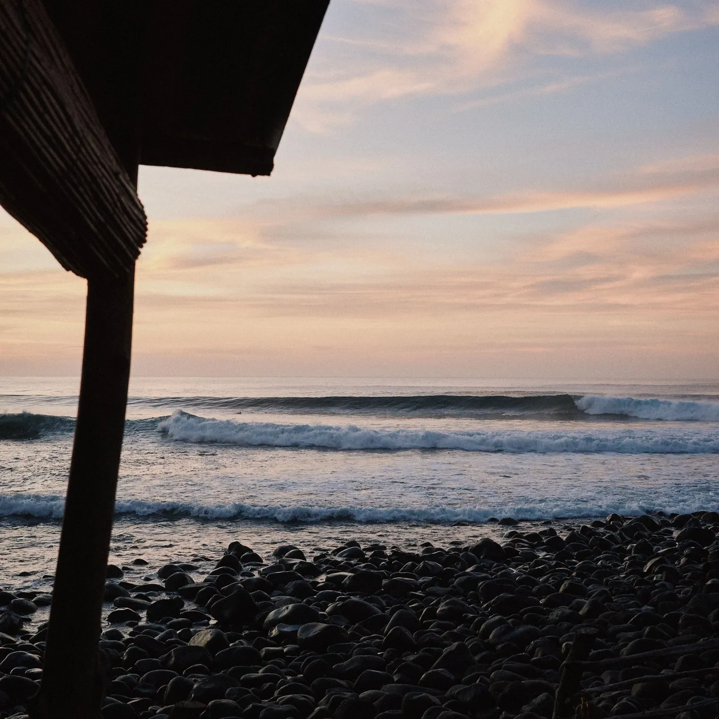 Série de ondas em El Salvador